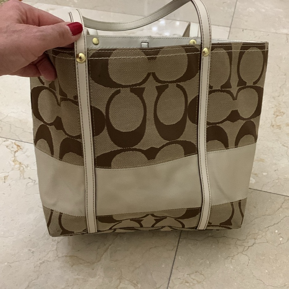 😍Authentic Coach😍Signature C Shoulder Tote Bag w/ Satin Stripe & Leather Trim